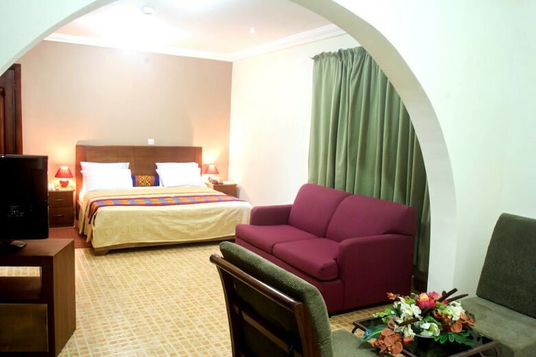 Posada Mahogany Lodge & Annex