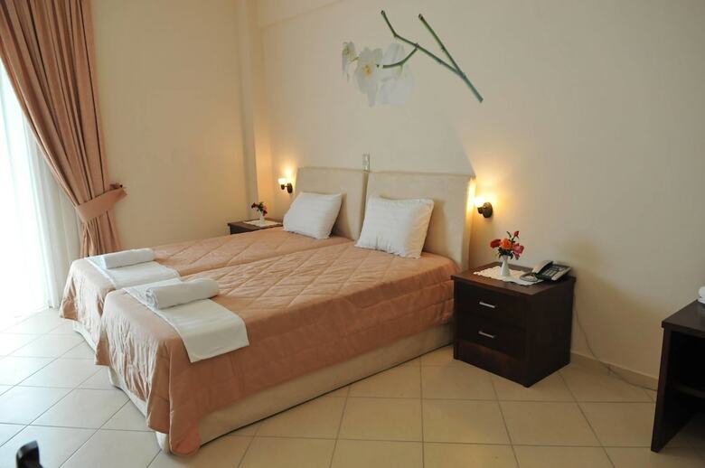 Hotel Finiki Plaza