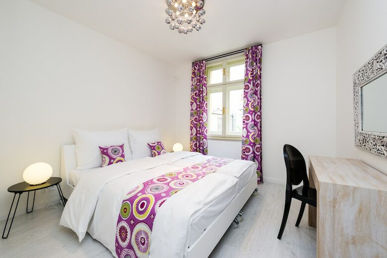 Empirent Mucha Apartments