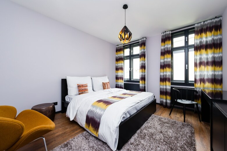 Empirent Mucha Apartments