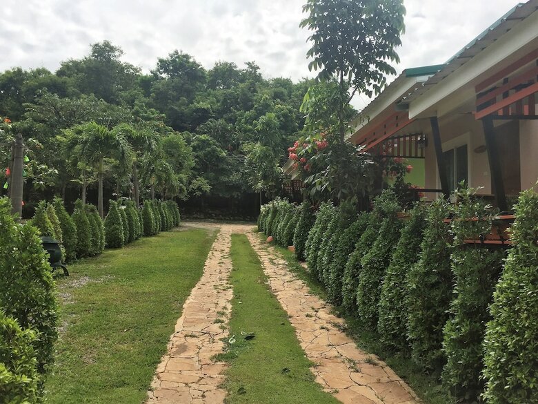Hotel Baan Ing Khao Resort