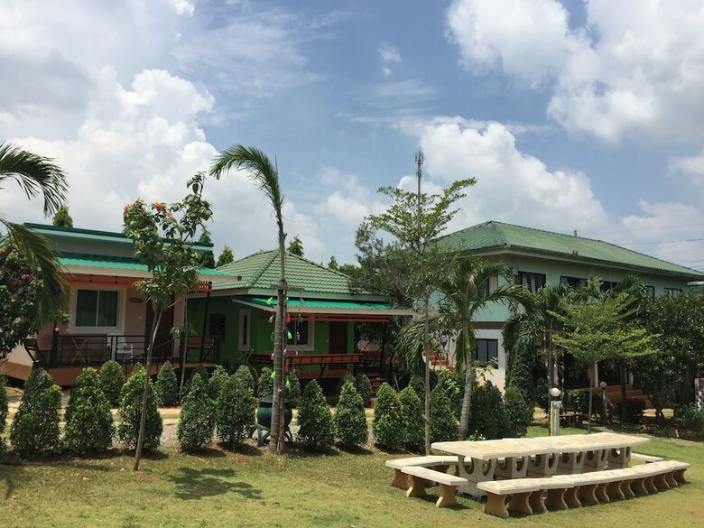 Hotel Baan Ing Khao Resort