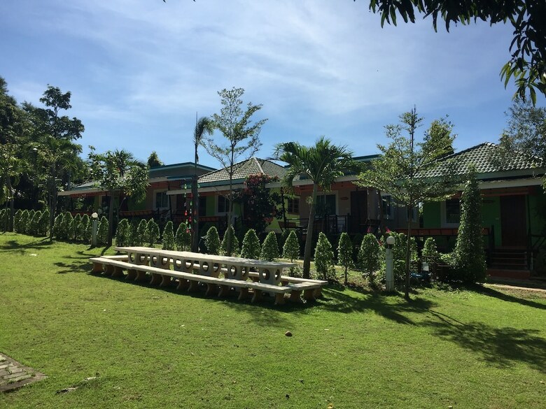Hotel Baan Ing Khao Resort