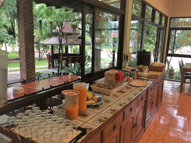 Hotel Baan Ing Khao Resort