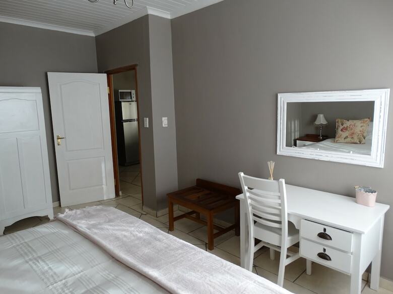 Hotel By The Way Guesthouse