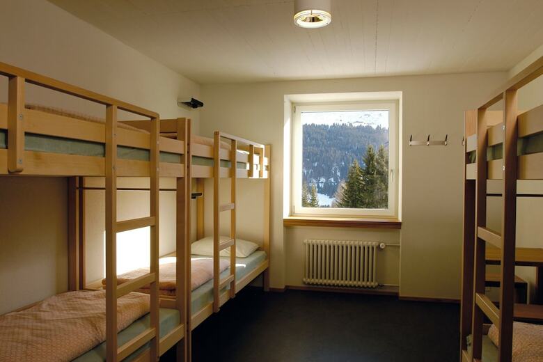 Hostal Youth Hostel Valbella