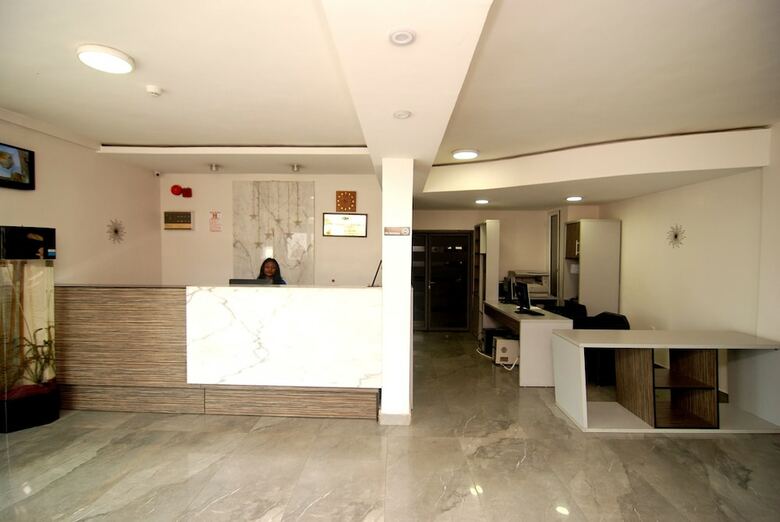 Hotel Rosebud