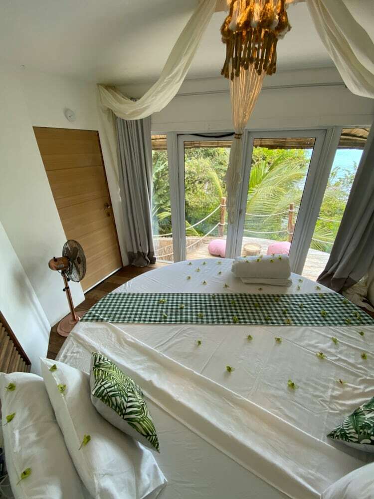 Hotel Somewhere Only We Know Resort