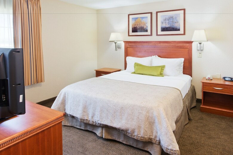 Aparthotel Candlewood Suites Medford
