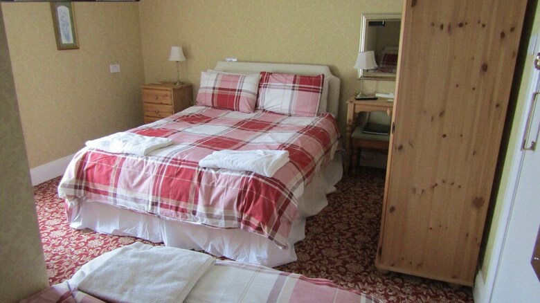 Raincliffe Hotel