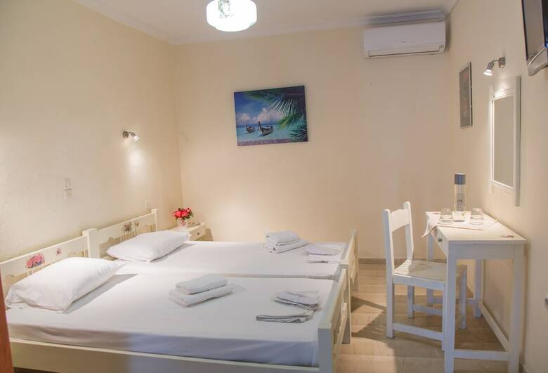 Aparthotel Aristides Studios