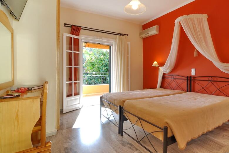 Apartamentos Rhea Complex