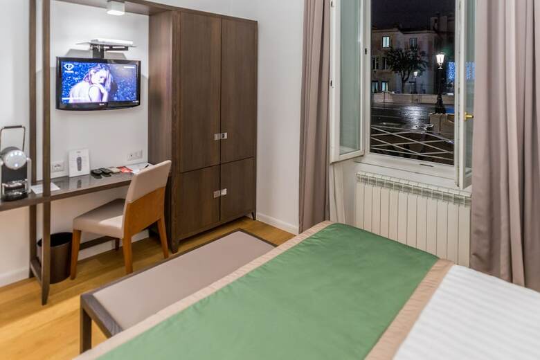 Hotel Les Diamants Spanish Steps Suite