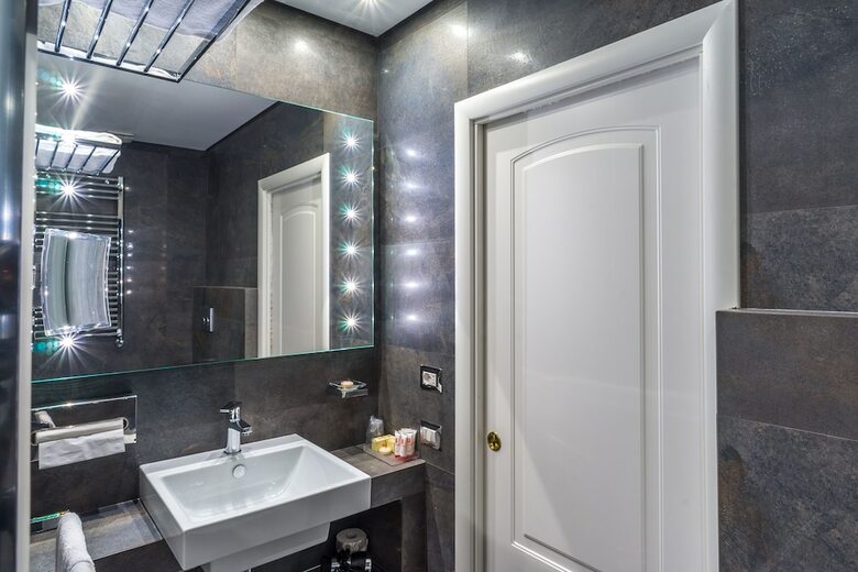 Hotel Les Diamants Spanish Steps Suite