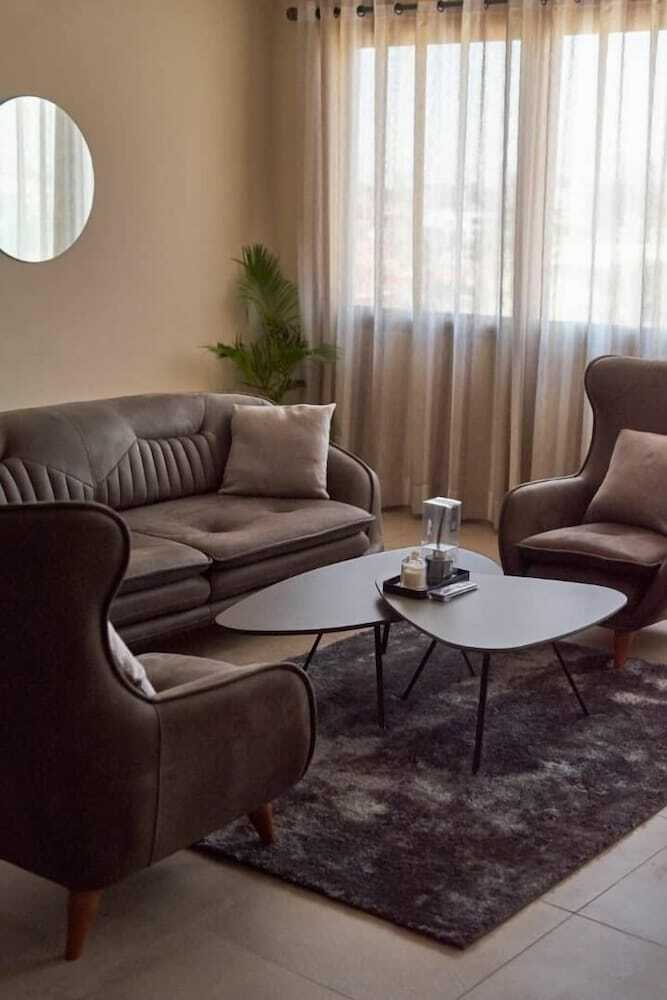 Urbano Hotel By Roots