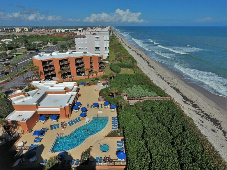Oceanique Resort By Capital Vacations