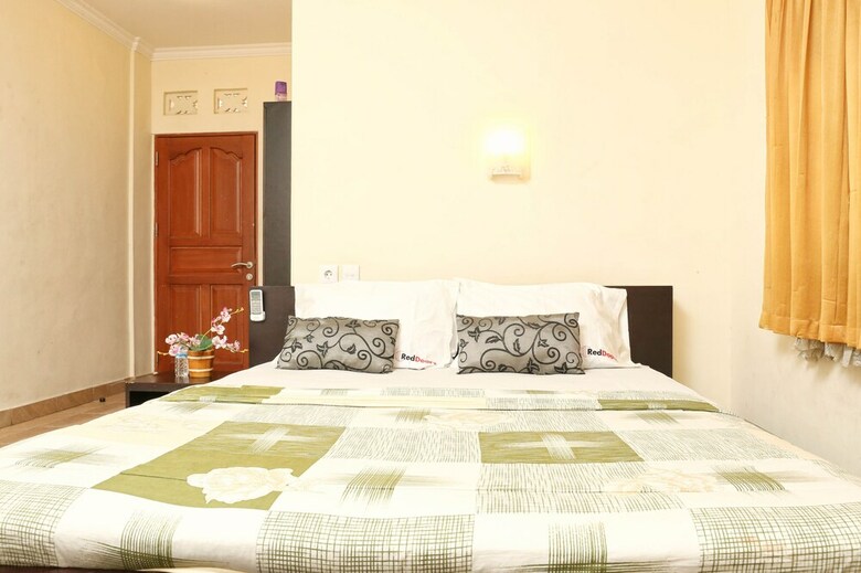 Hotel Reddoorz @ Mataram Kuta 2