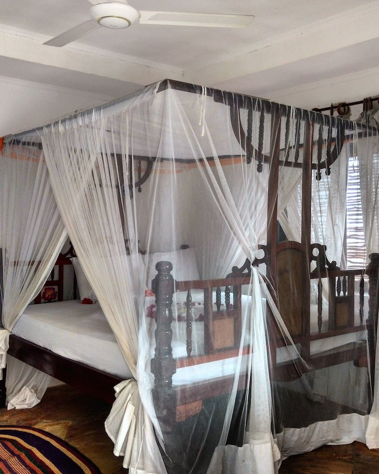 Moonshine Uroa Boutique Hotel