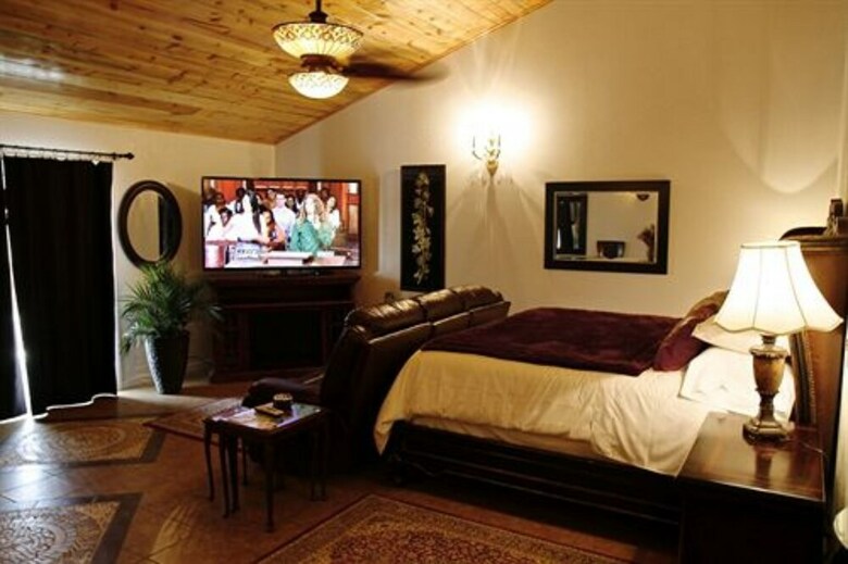 Bed & Breakfast Echo Canyon Spa Resort