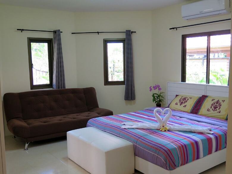 Baan Kanittha - 4 Bedrooms Garden Villa