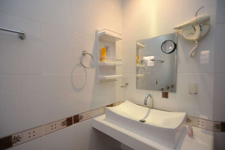 Baan Kanittha - 4 Bedrooms Garden Villa
