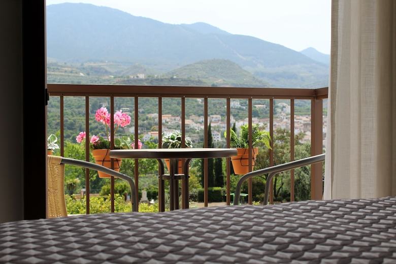 Hostal Y Apartamento Rural Los Naranjos