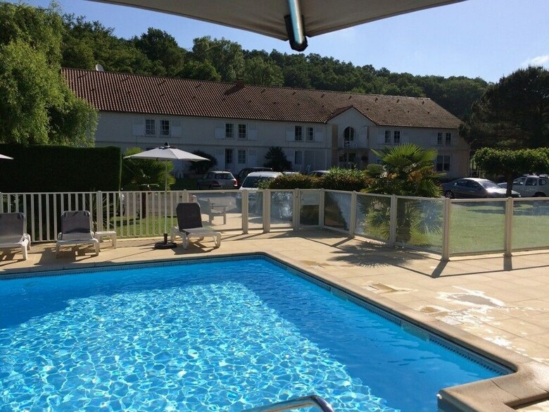 Hotel H�tel Restaurant Relais Des Champs