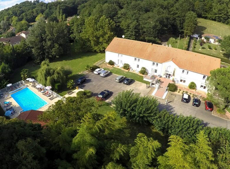 Hotel H�tel Restaurant Relais Des Champs