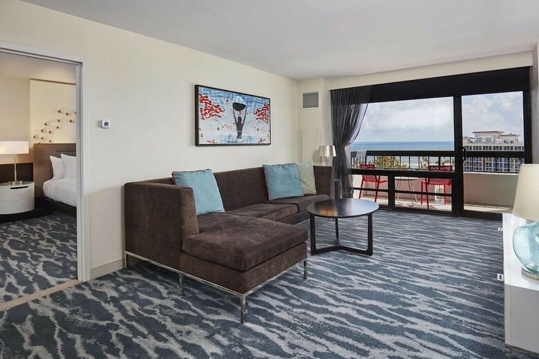 Hotel Waterstone Resort & Marina Boca, Curio Collection By Hilton