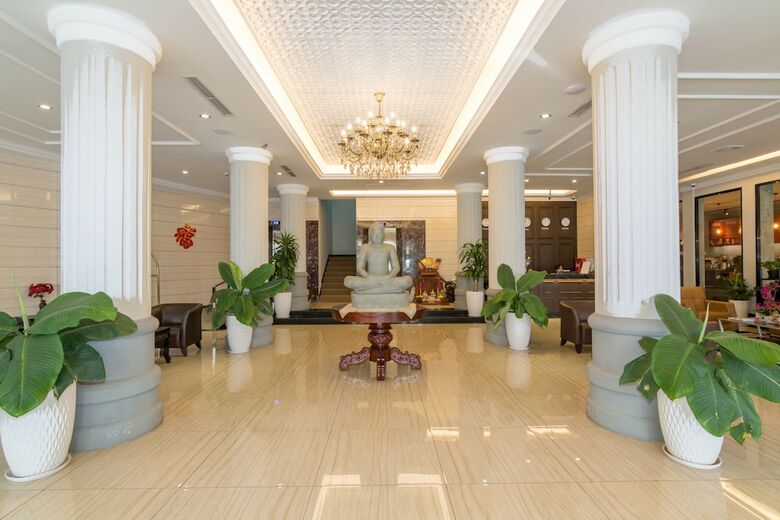 Paradise Hotel