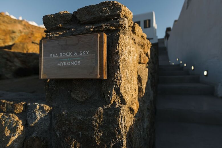 Aparthotel Sea Rock & Sky Private Residence