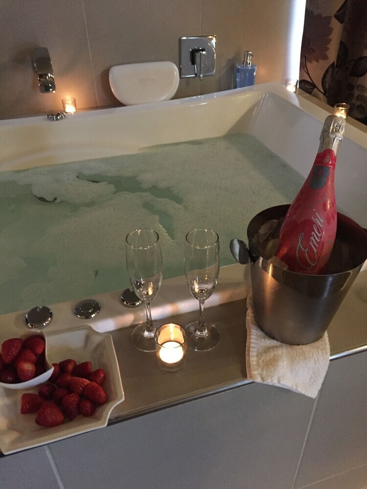 Hotel Spa Suites At Raven
