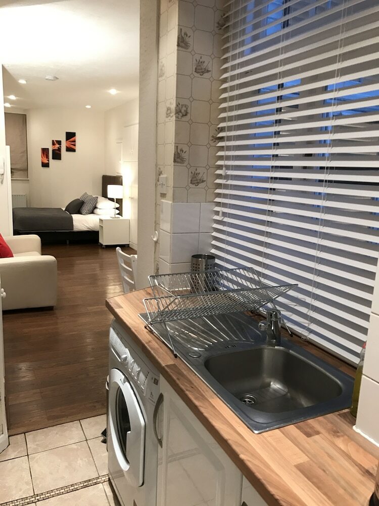 Shq Apartments