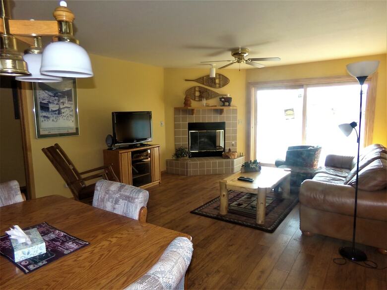 Lake Forest 2 Bed 2 Bath B