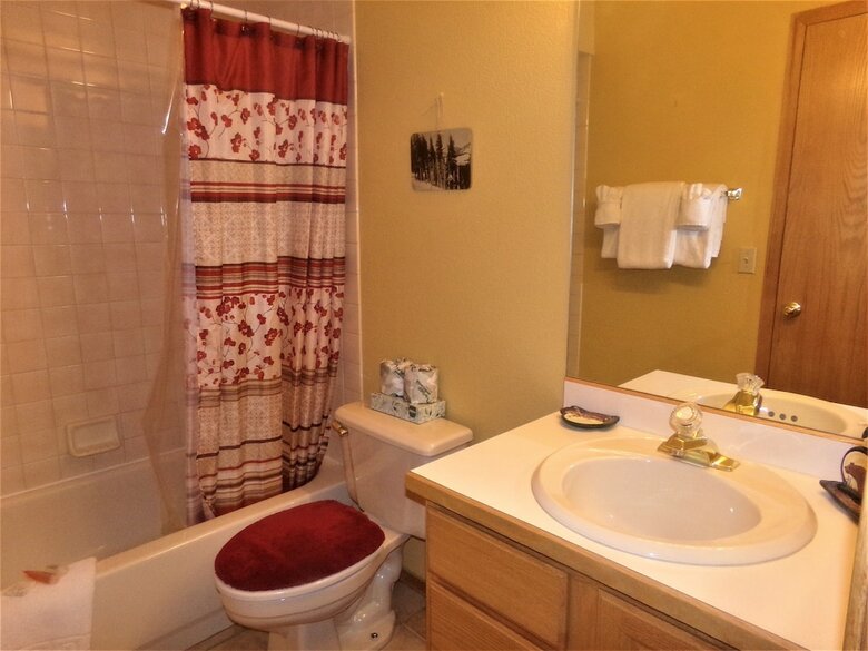 Lake Forest 2 Bed 2 Bath B