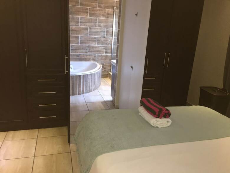 Hotel Gecko Inn Guest House