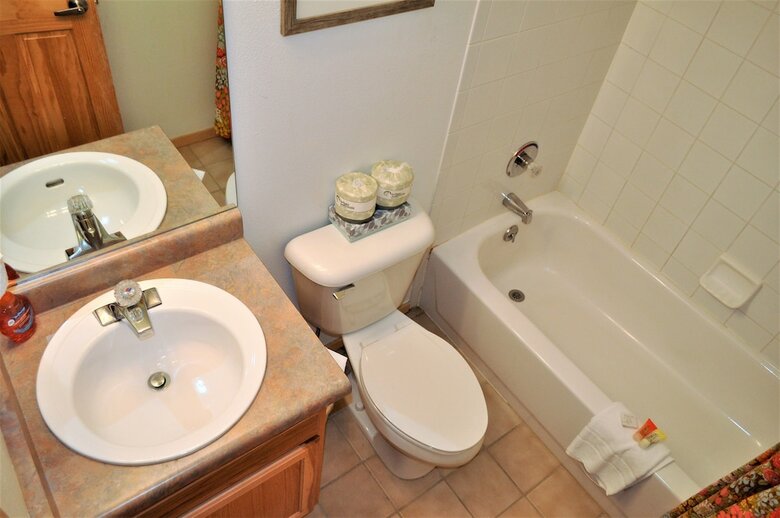 Forest Park 3 Bed 4 Bath Townhome