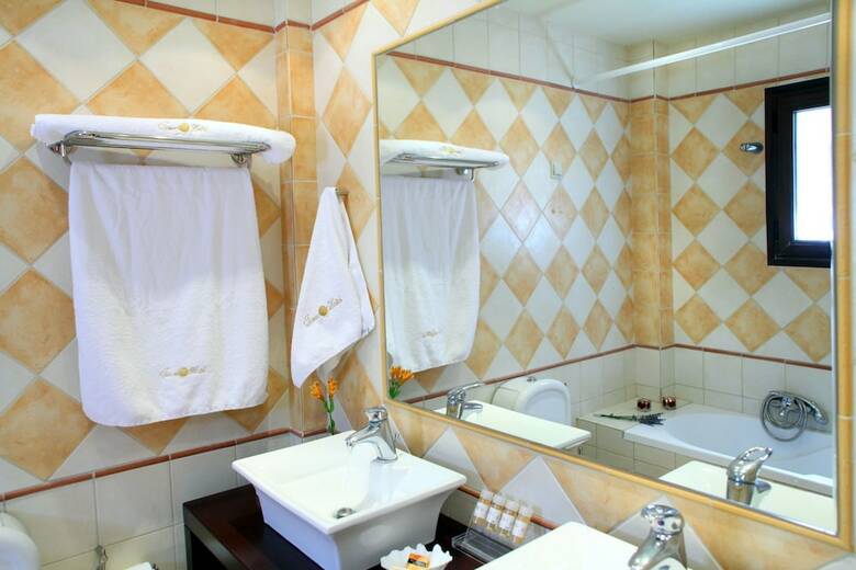 Apartamentos Tesoro Hotel