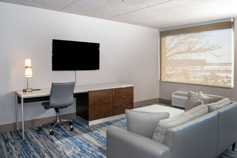Delta Hotels By Marriott Detroit Metro Airport