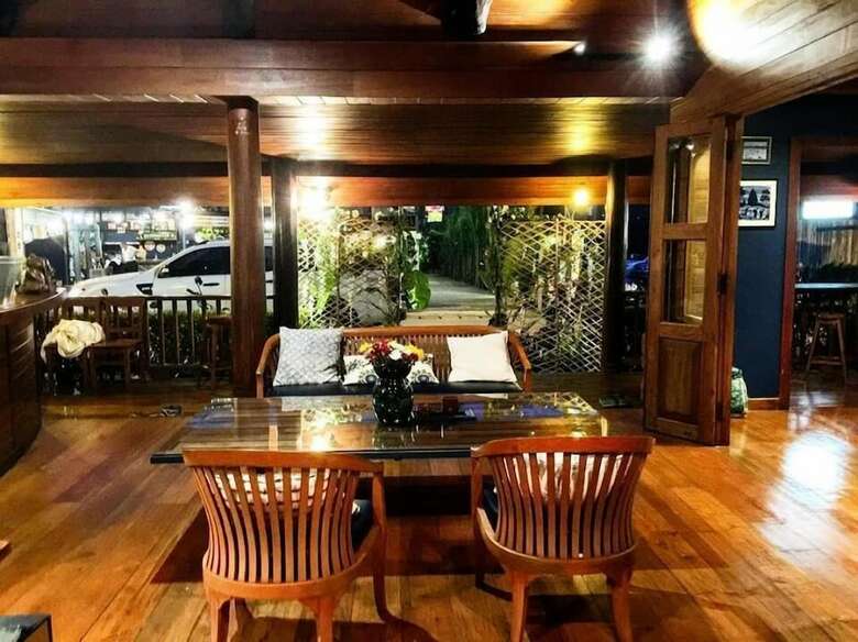 Riverhouse Hotel (the Teak House)