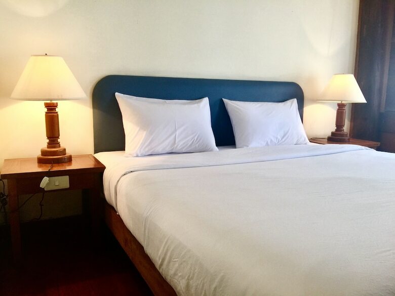Riverhouse Hotel (the Teak House)