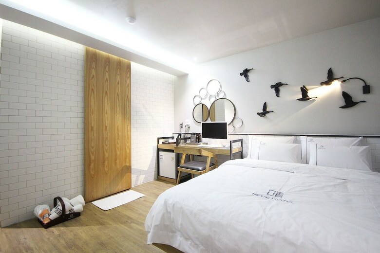 Neue Hotel
