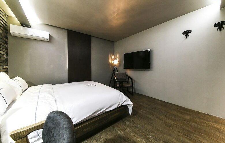 Neue Hotel
