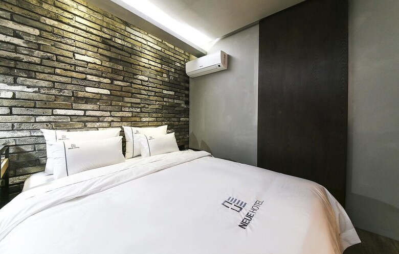 Neue Hotel