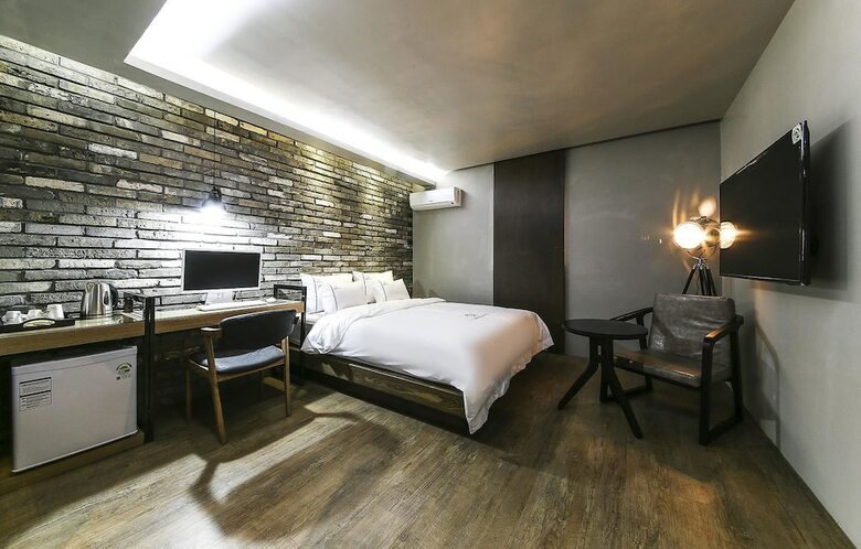 Neue Hotel
