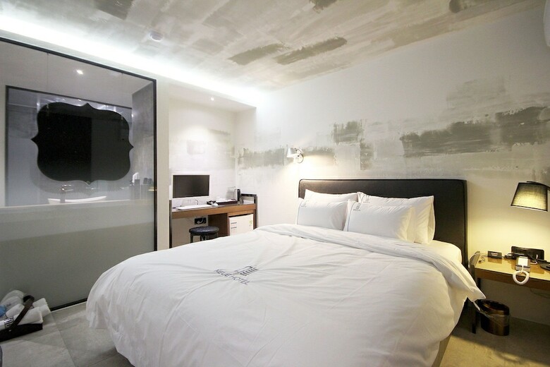 Neue Hotel