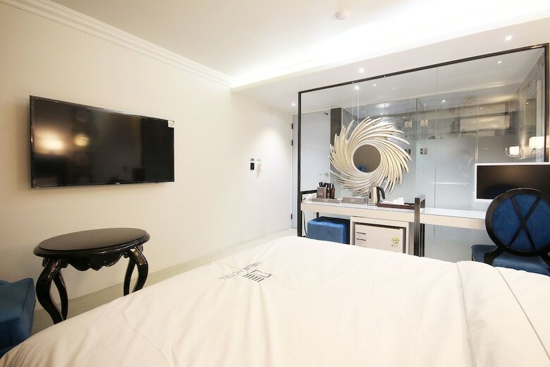 Neue Hotel