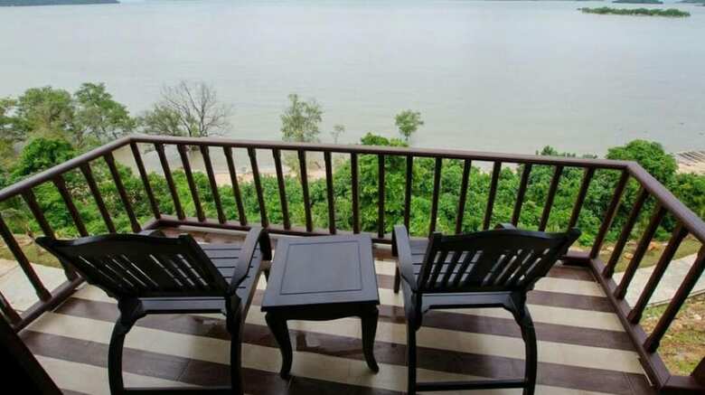 Victoria Cliff Hotel & Resort