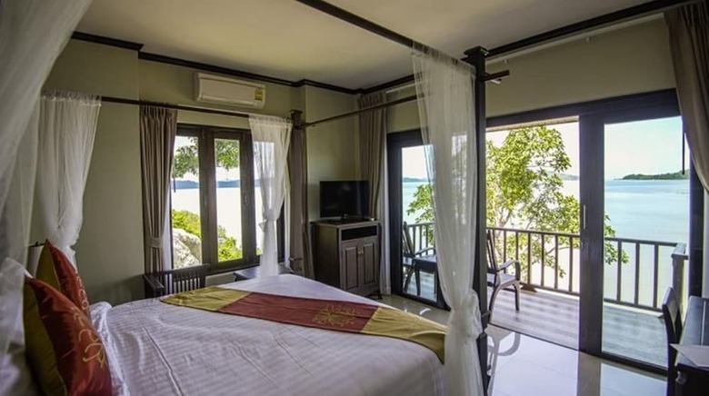 Victoria Cliff Hotel & Resort