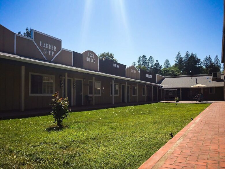 Hotel The Old West Inn